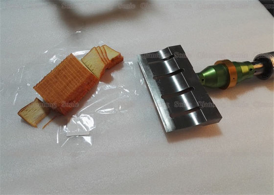 255 মিমি প্রস্থের ফলক আল্ট্রাসোনিক খাদ্য কাটার মেশিন 220V বা 110 ভি 20Khz 380 * 250 * 150 মিমি